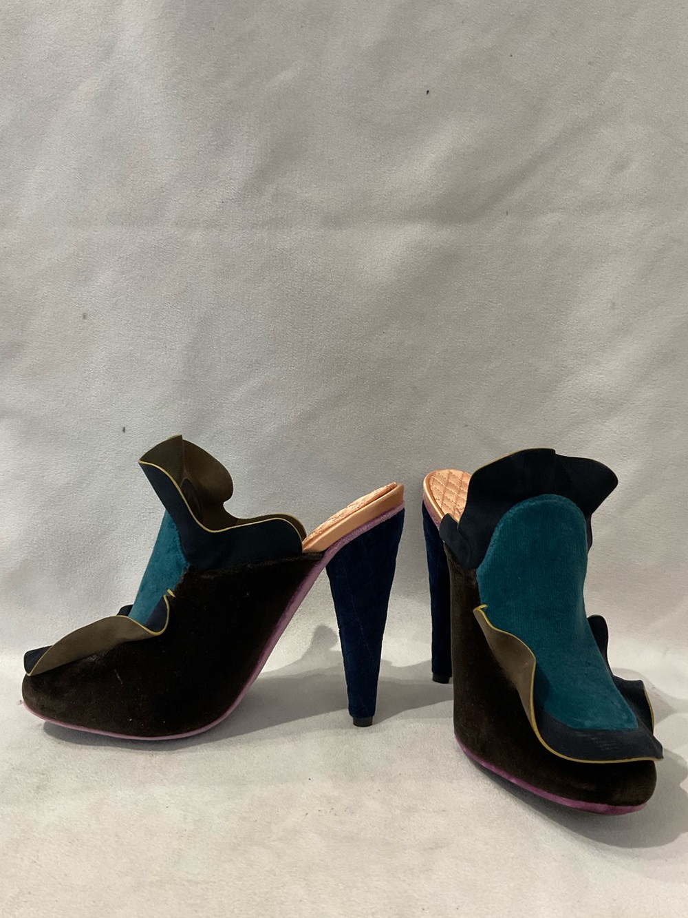 Fendi Heels - Picture 6 of 6